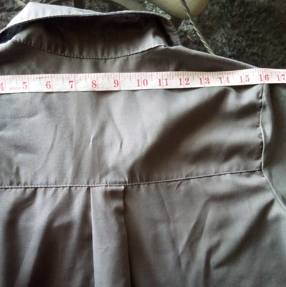 Women's Gray Short Sleeve Button Down Blouse Shirt Size L - Picture 10 of 10